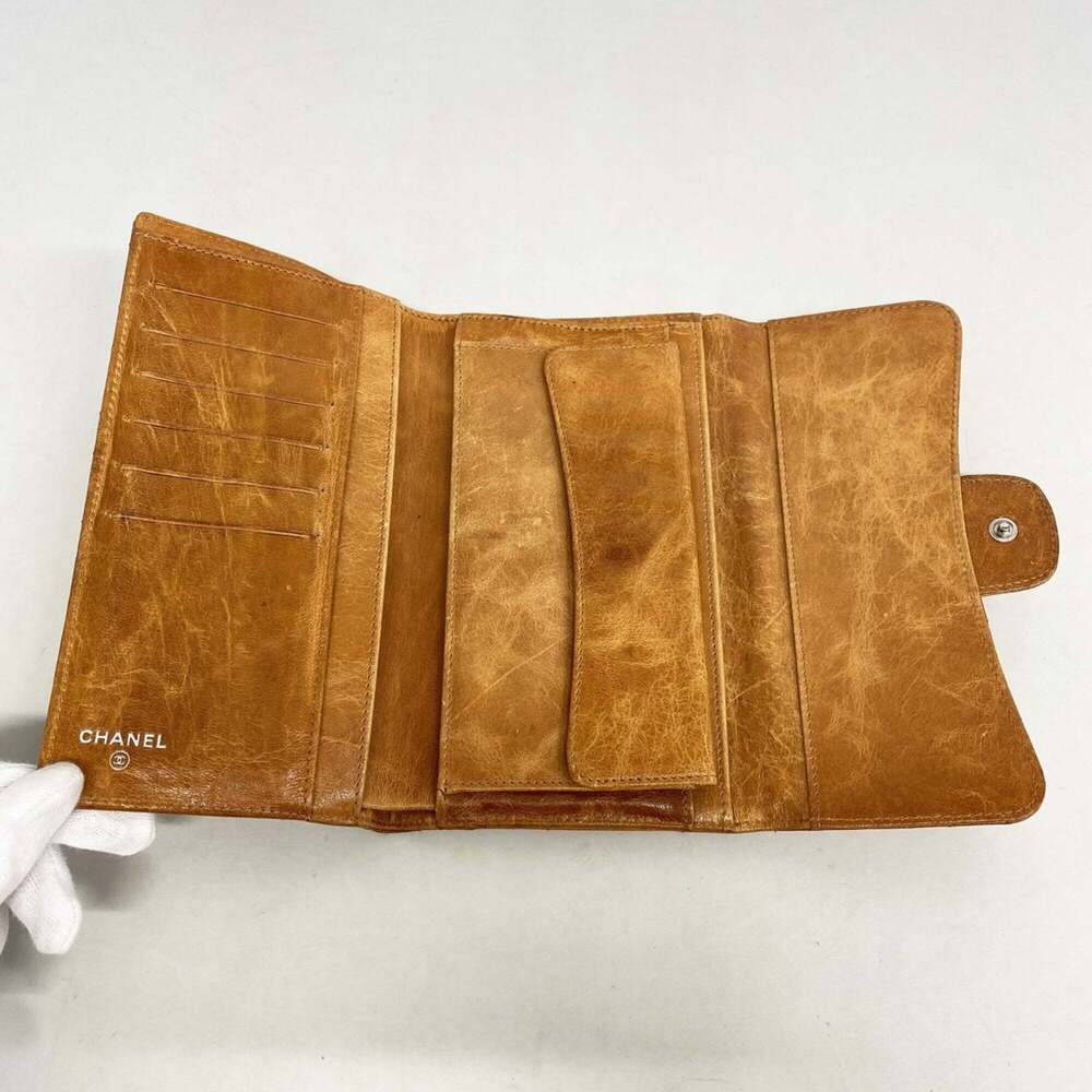 CHANEL Leather Wallet - Picture 3 of 9